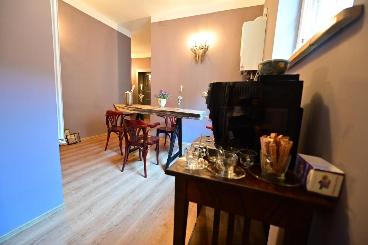 Lovely 2 Bedroom Apartment In Historic City Center Hermannstadt Exterior foto